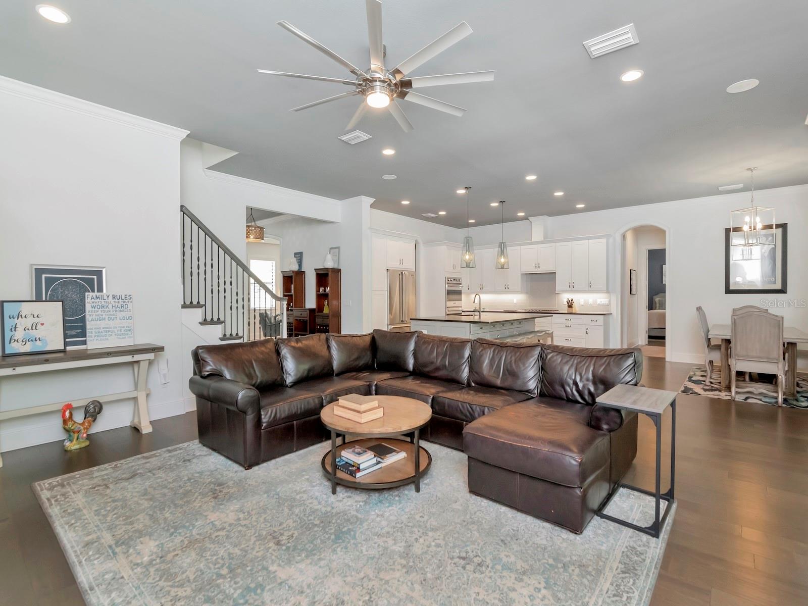Family room to Kitchen