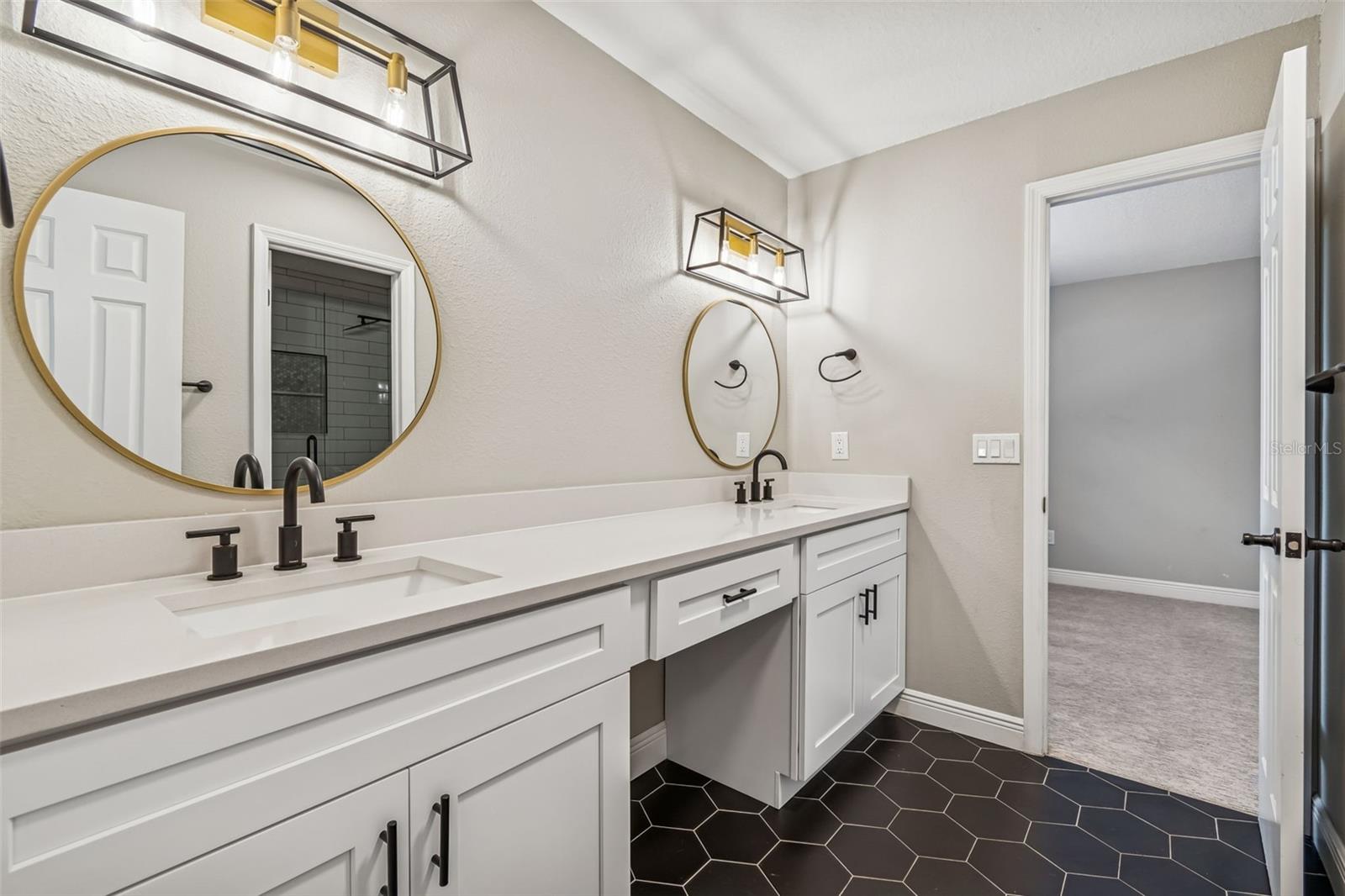 Jack and Jill Full Bath