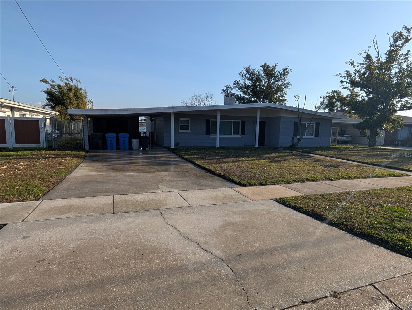 Front of House S. View