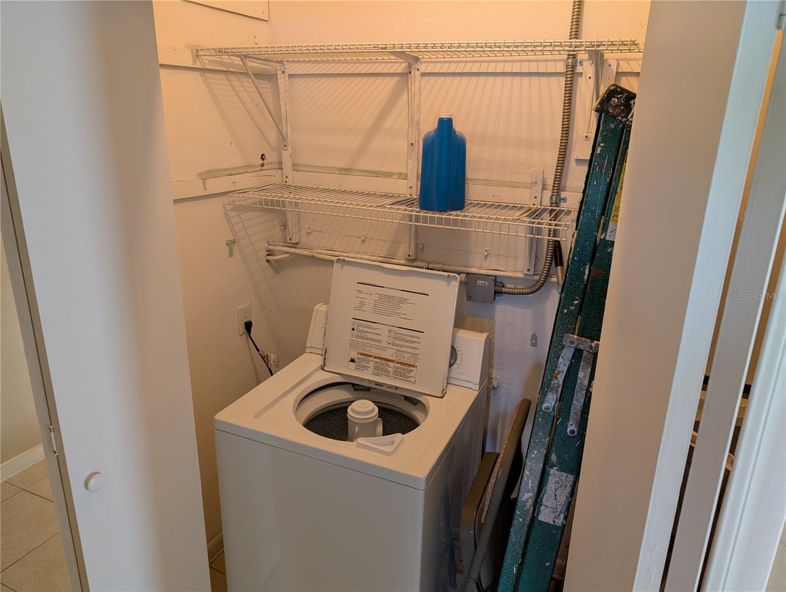 Hall Closet w/Washer & Water Heater