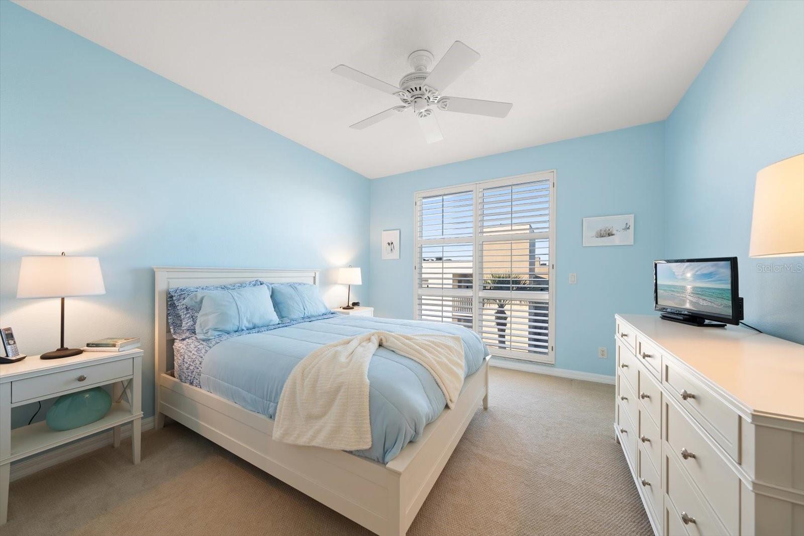 Second bedroom with lovely furnishings-very inviting and peaceful.