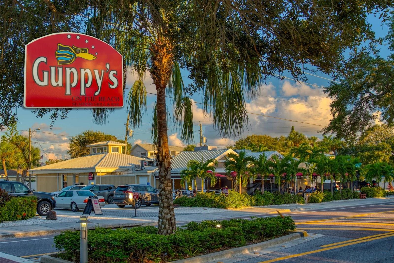 Walking distance from condo-legendary Guppy's Seafood Restaurant! Live as if you are on vacation every day!!