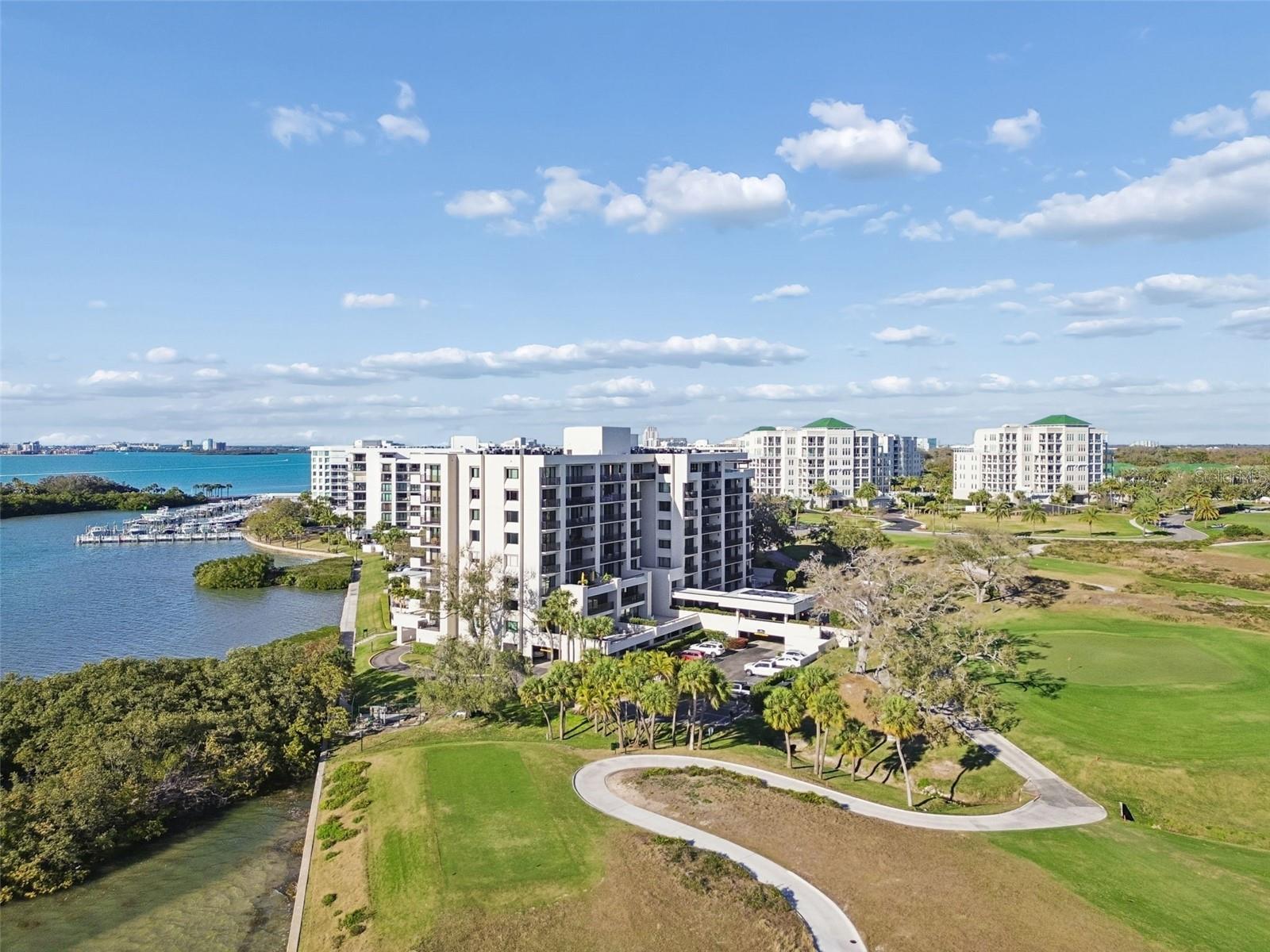 4 Belleview Blvd. has spectacular views of the Intracoastal, Harbor/Bay and the Golf Course!