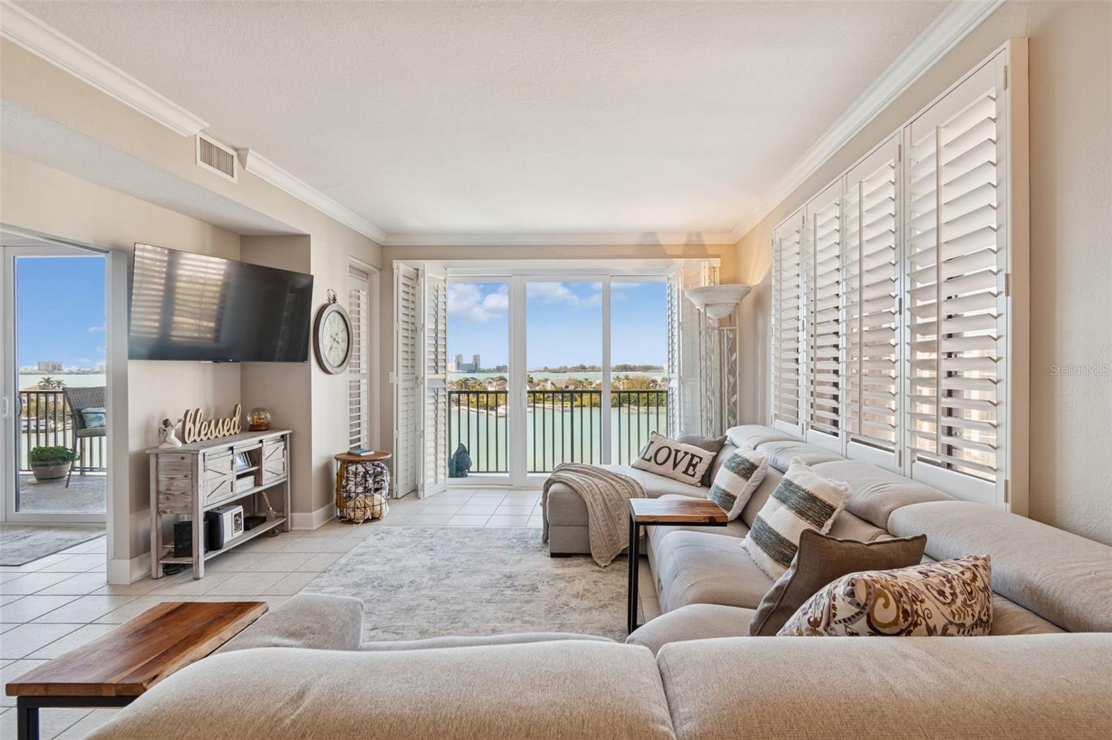 Spectacular views of the Intracoastal, Harbor/Bay in every room!