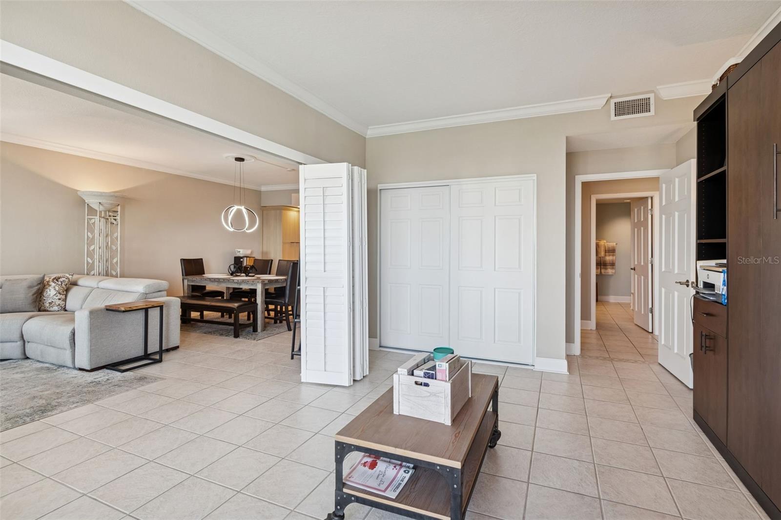 Versatile guest bedroom