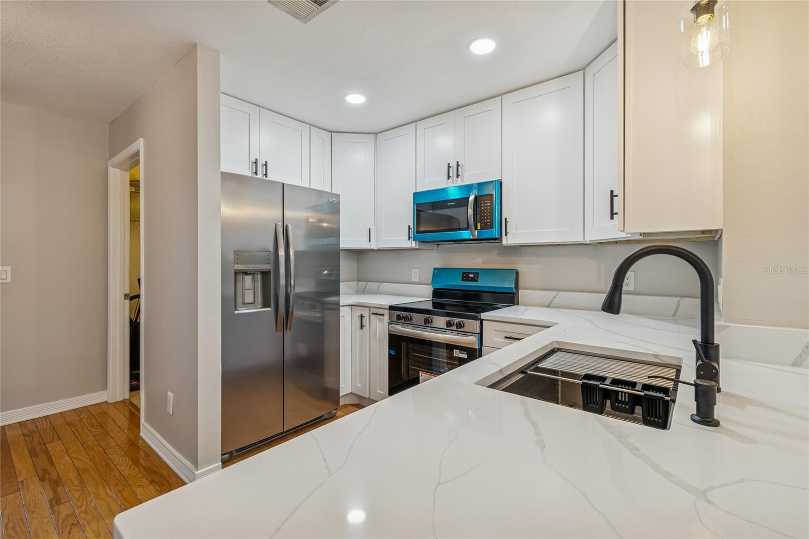 Sink offers Workstation for cutting, rinsing and more!