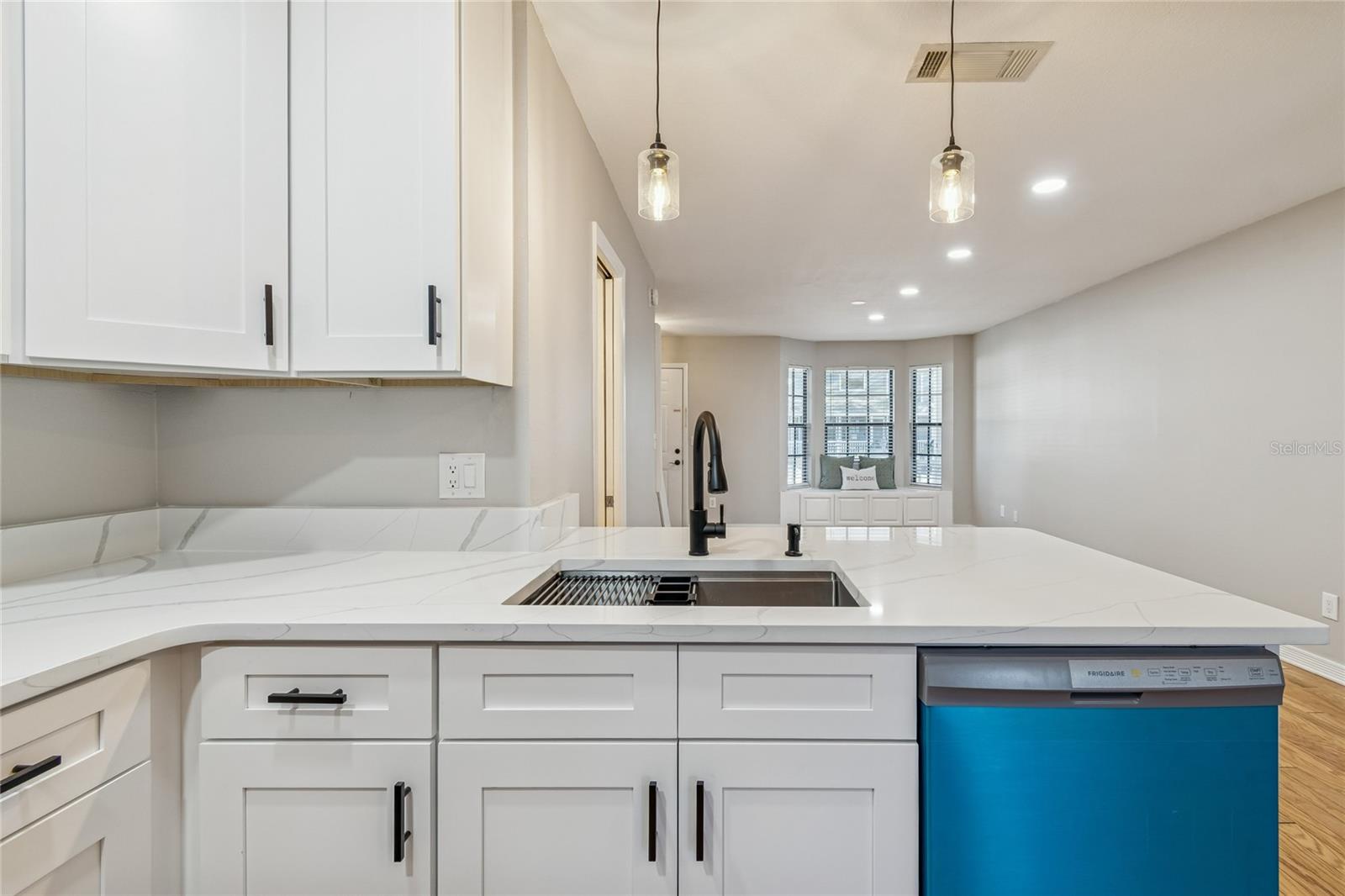 Love these countertops!