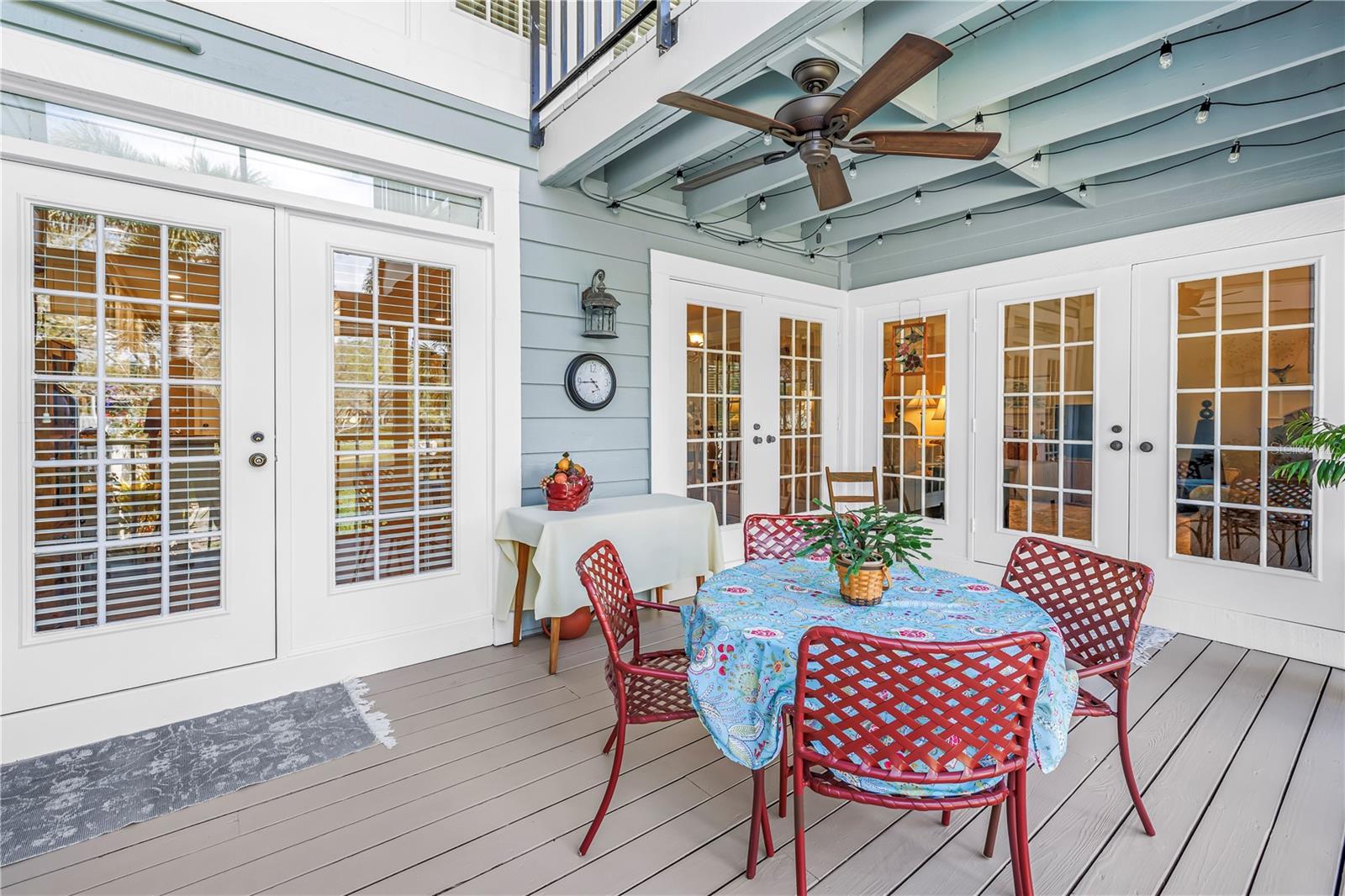 Dine the al Fresco Fantastico.  High Ceilings, Great Views.