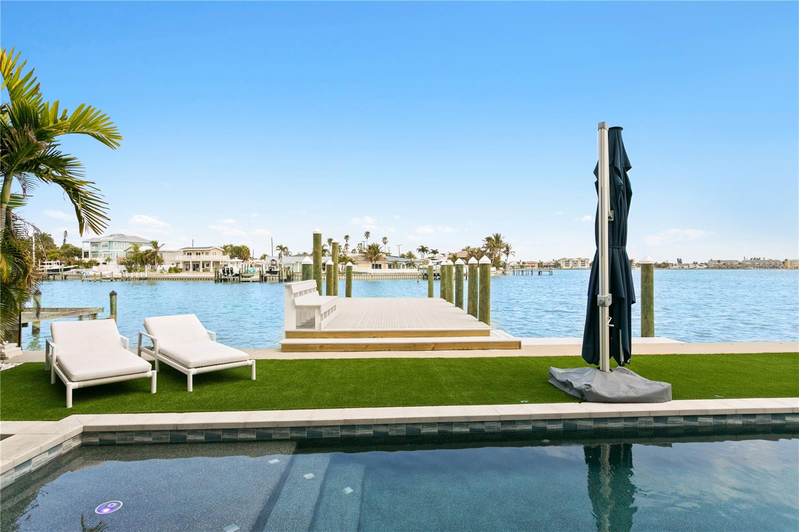 Heated saltwater pool, turf, new dock with ThruFlow