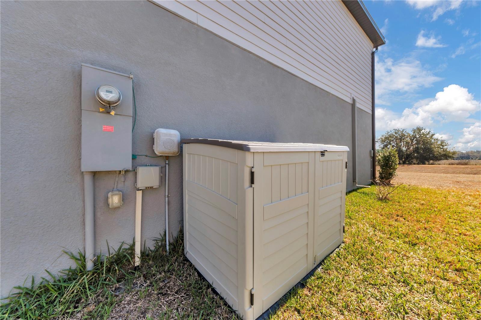 Yes even Storage for the trashcans.