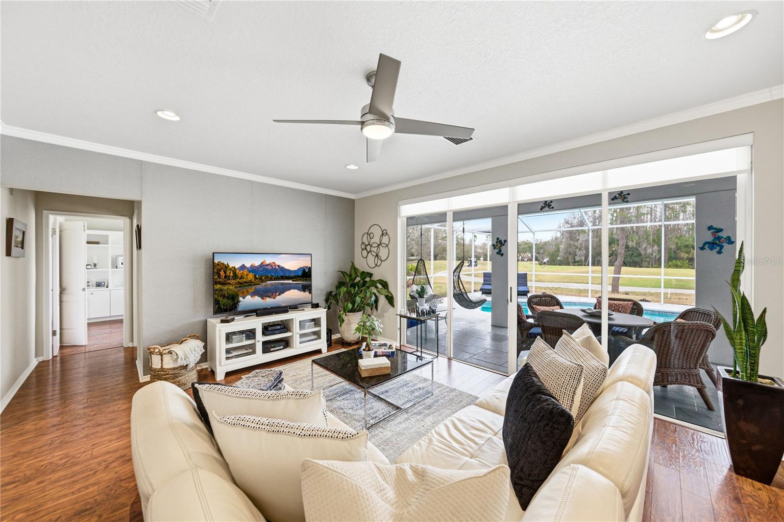 Family Room with Crown Molding