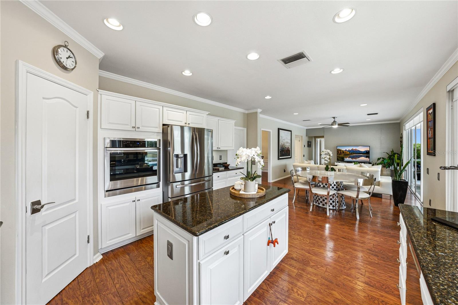 Remodeled Kitchen with Walk in Pantry