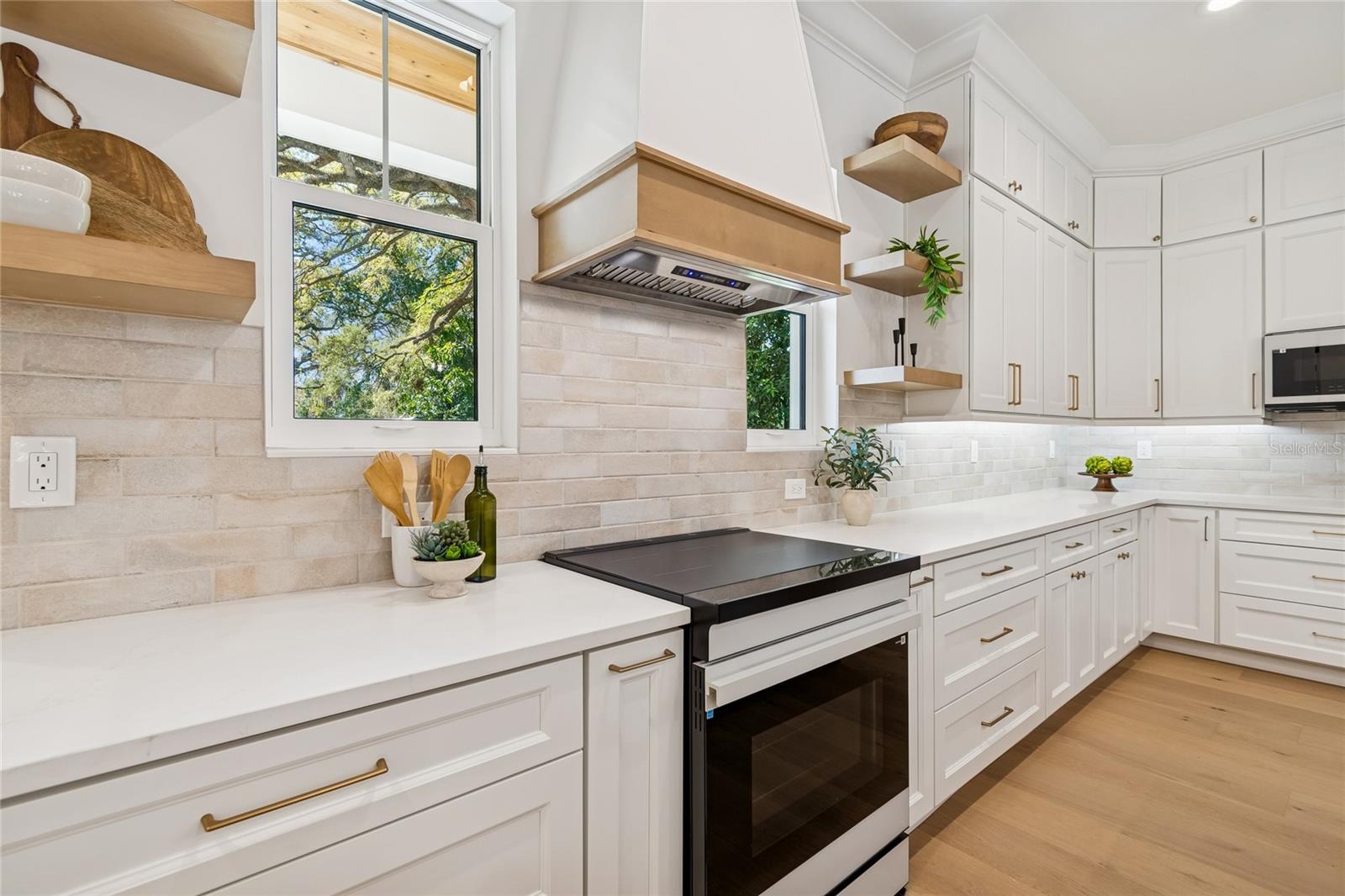 Induction Cooktop for faster heat transfer!