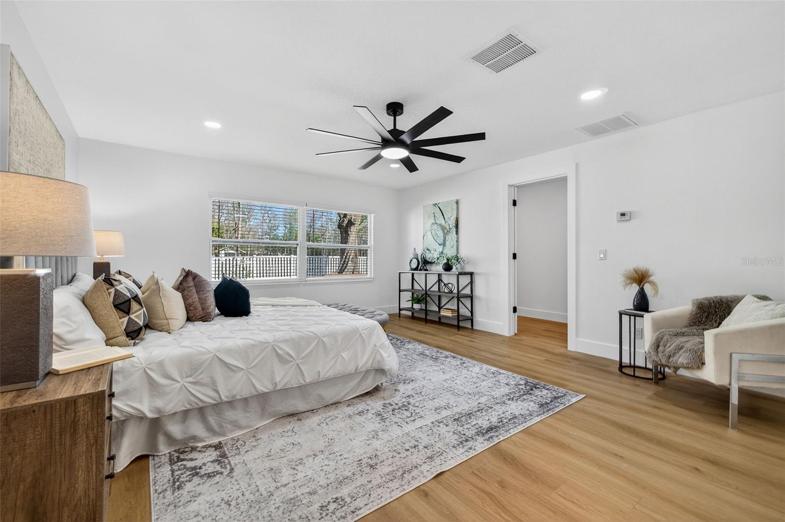 Plenty of space for king-size furniture and seating area