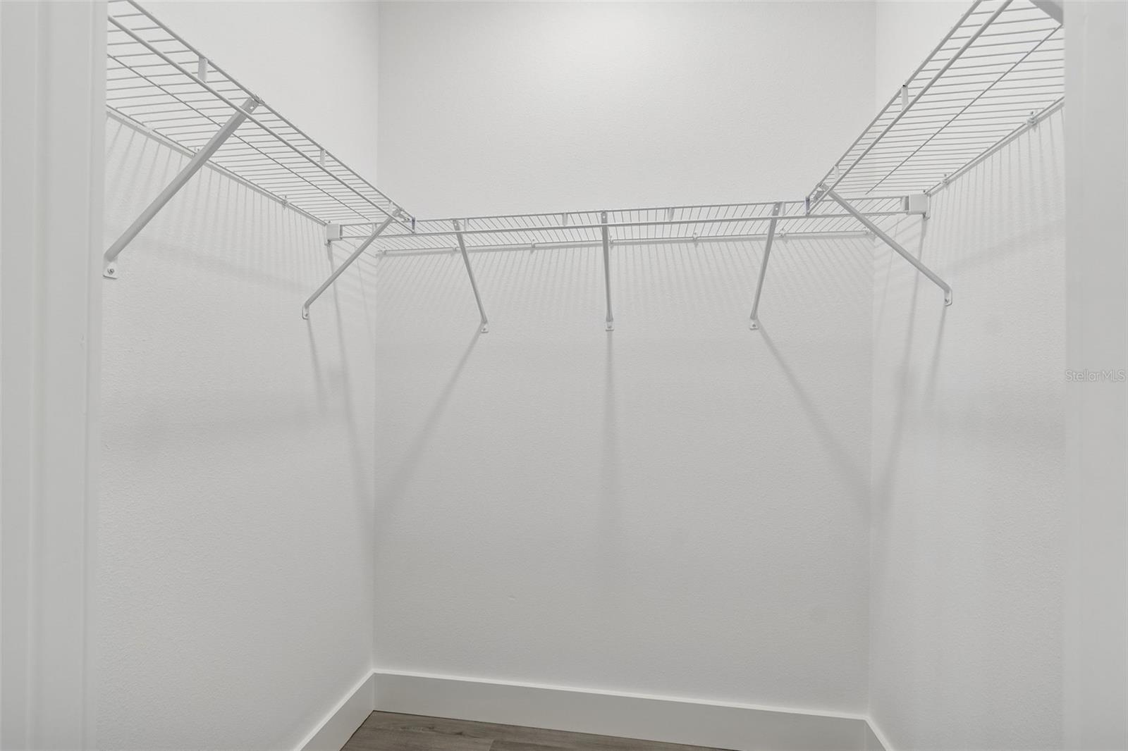 walk-in closet 1