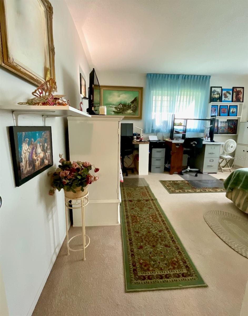 28-Guest bedroom entry