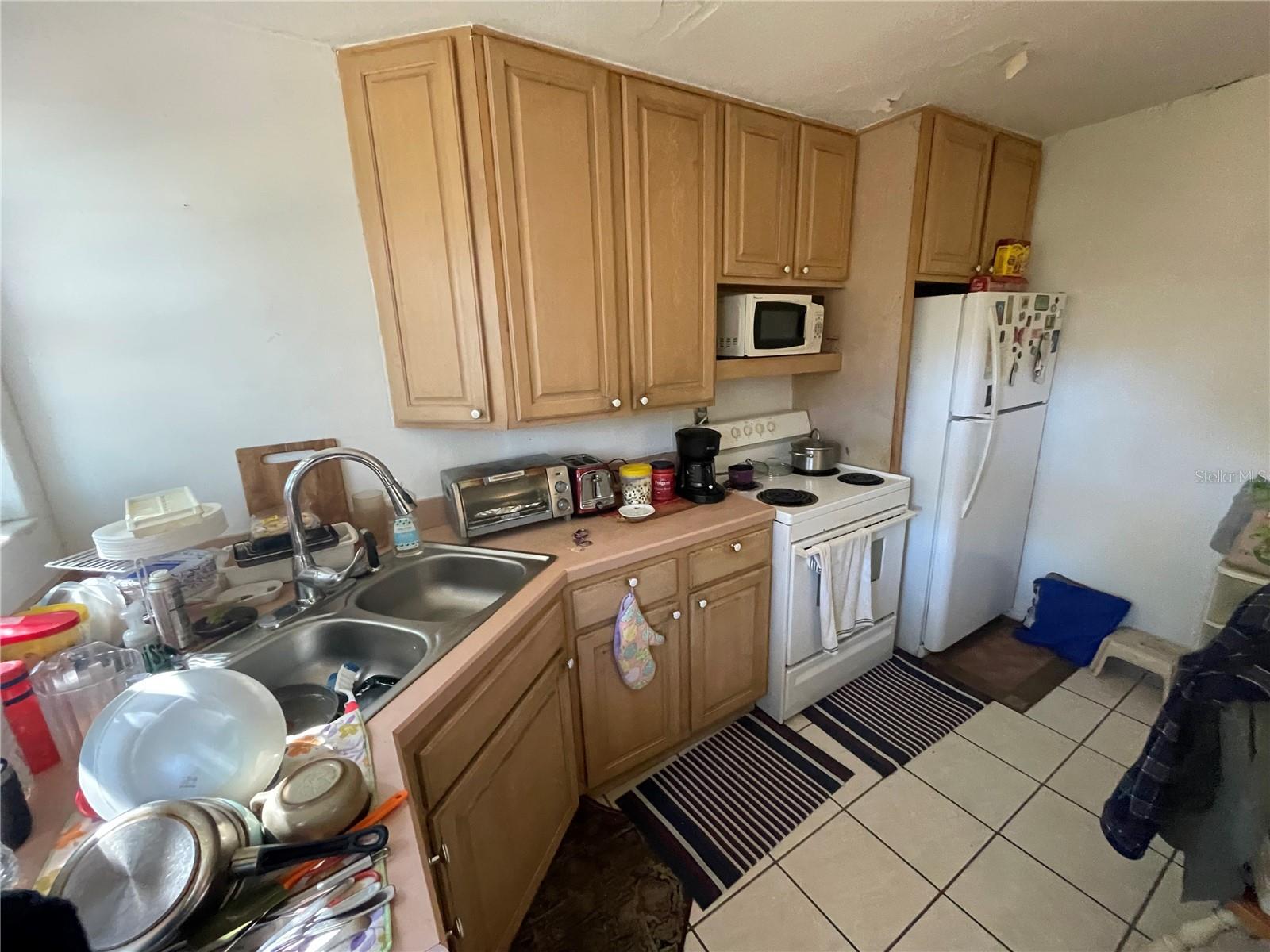 1Br. unit kitchen