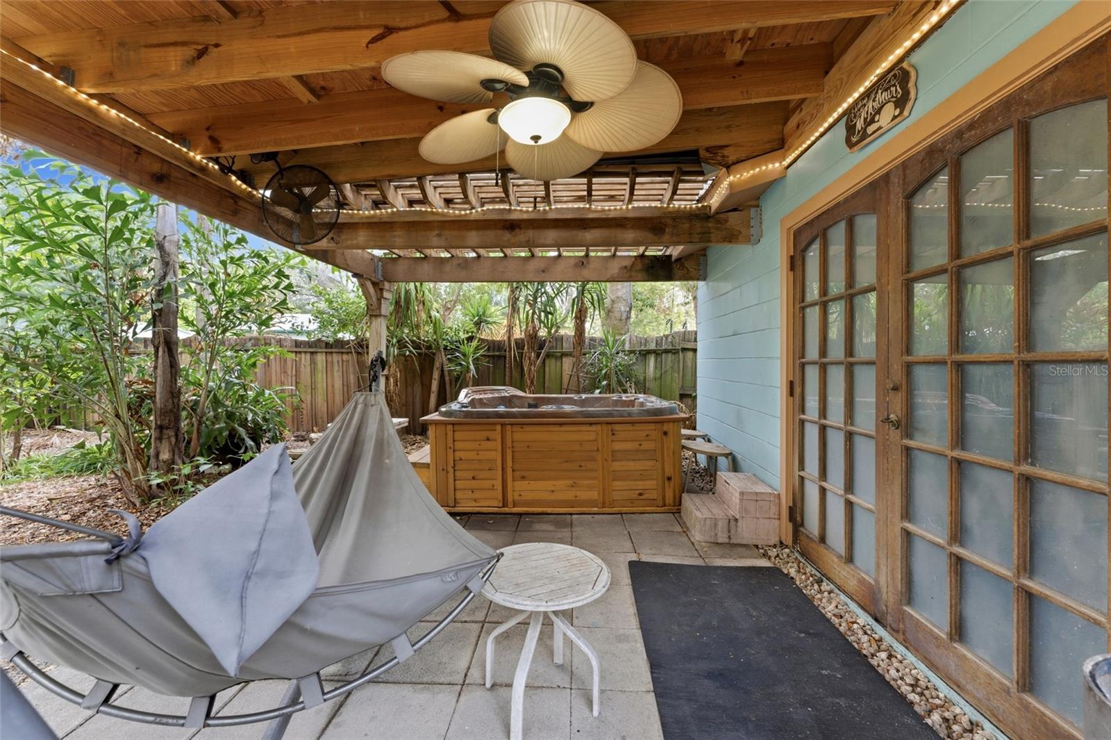 Studio with working hot tub conveying with sale