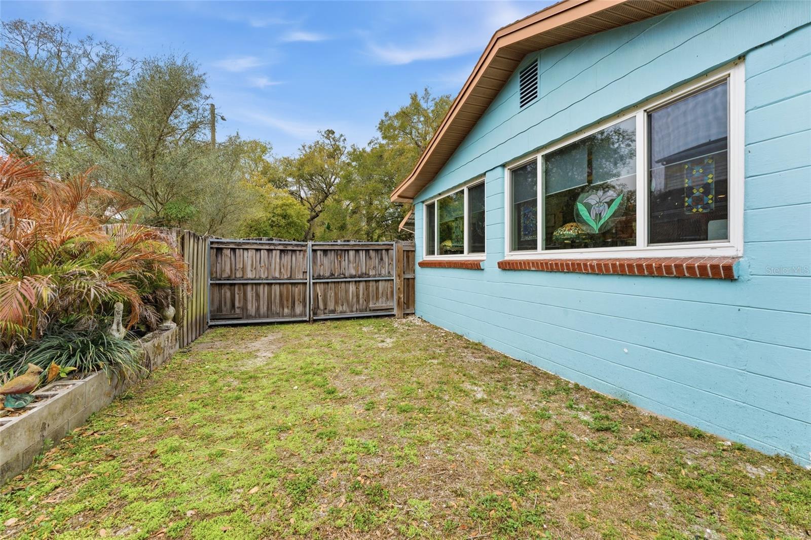 side yard on right side of home for RV and/or boat storage