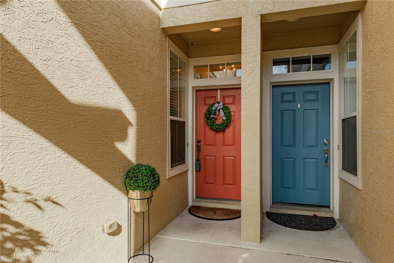 Front Entryway w/ Wreath
