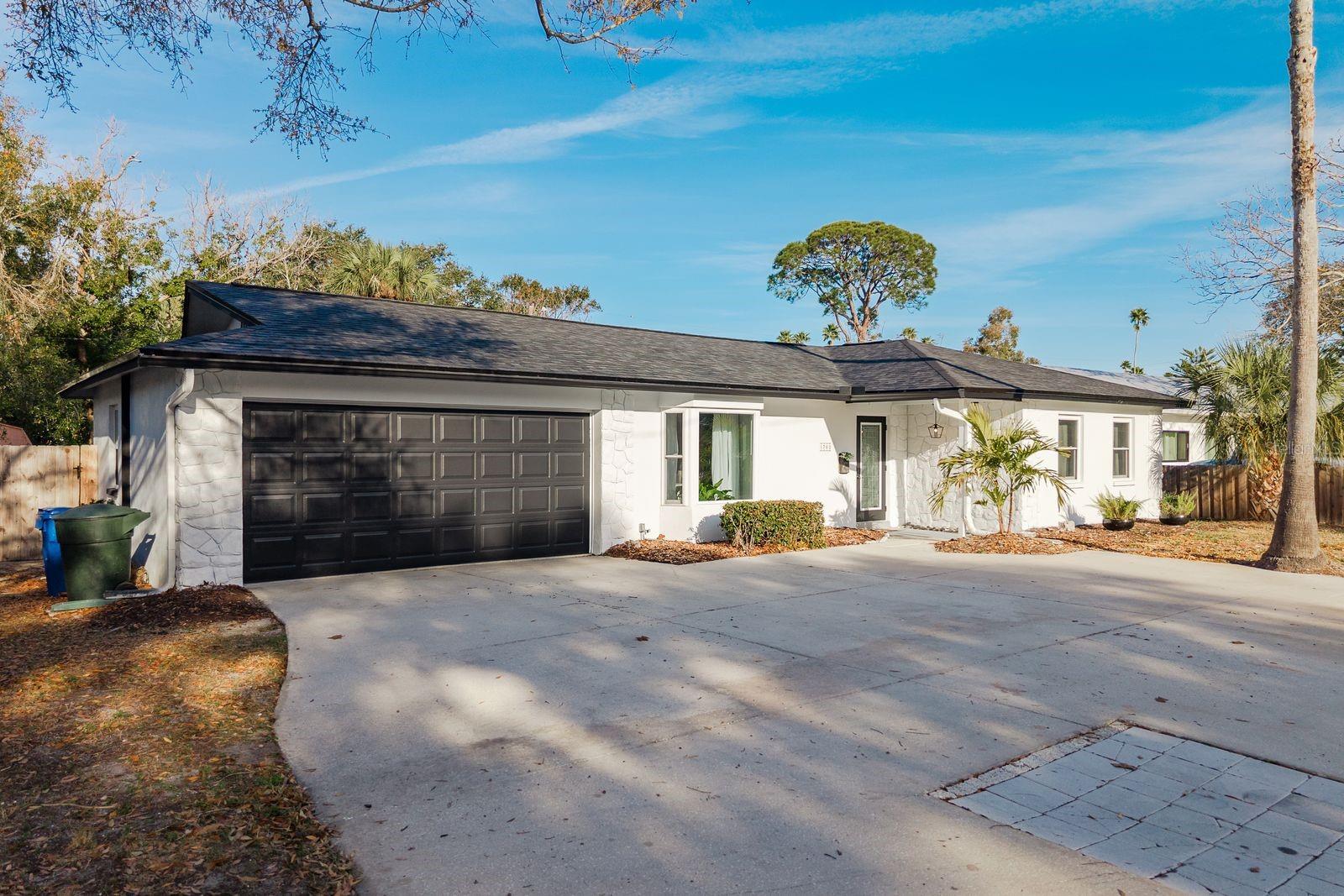 Welcome to 1762 Bayshore Blvd, Dunedin!