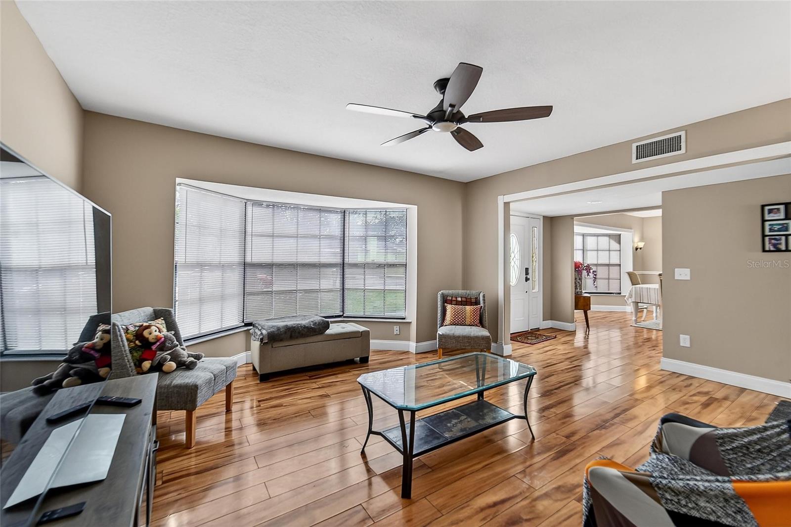 Formal living beside entry