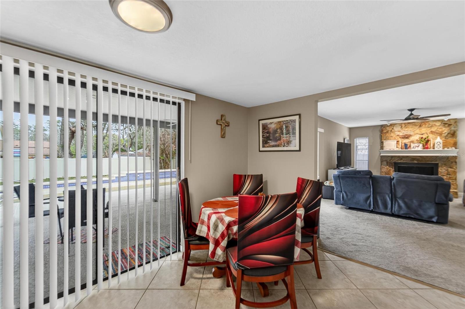 Eat in are of kitchen