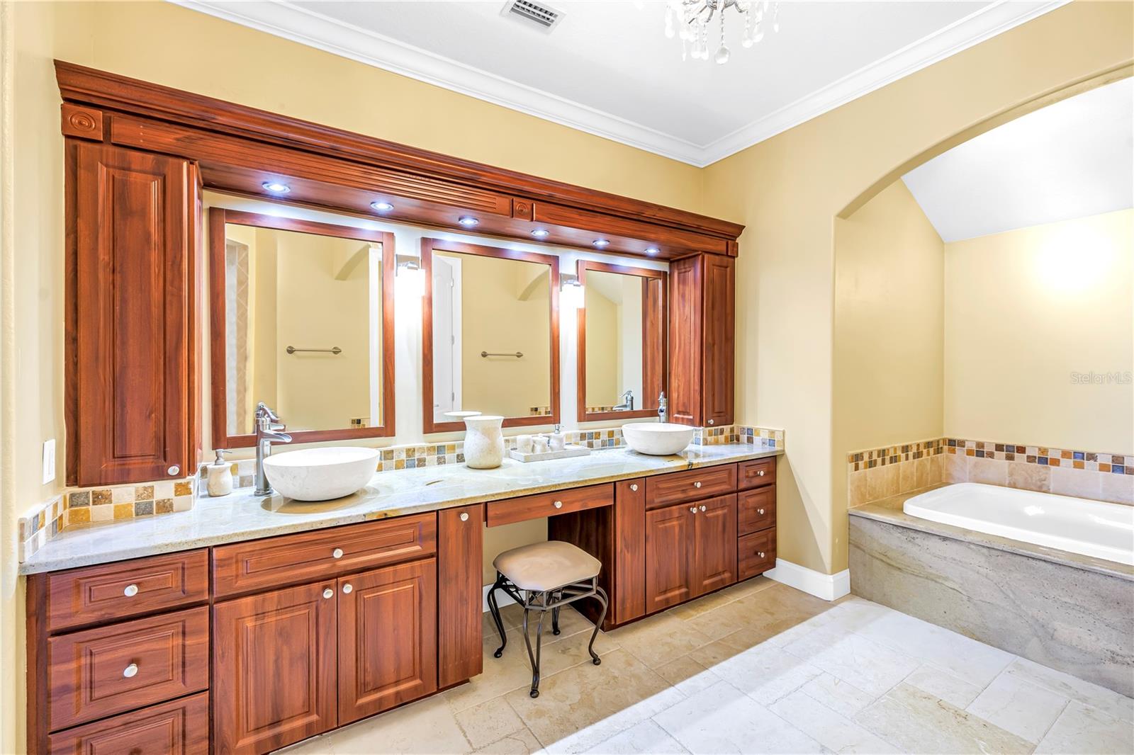 Main bathroom