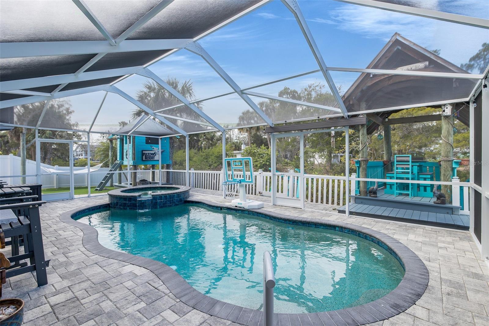 SALTWATER POOL WITH JACUZZI