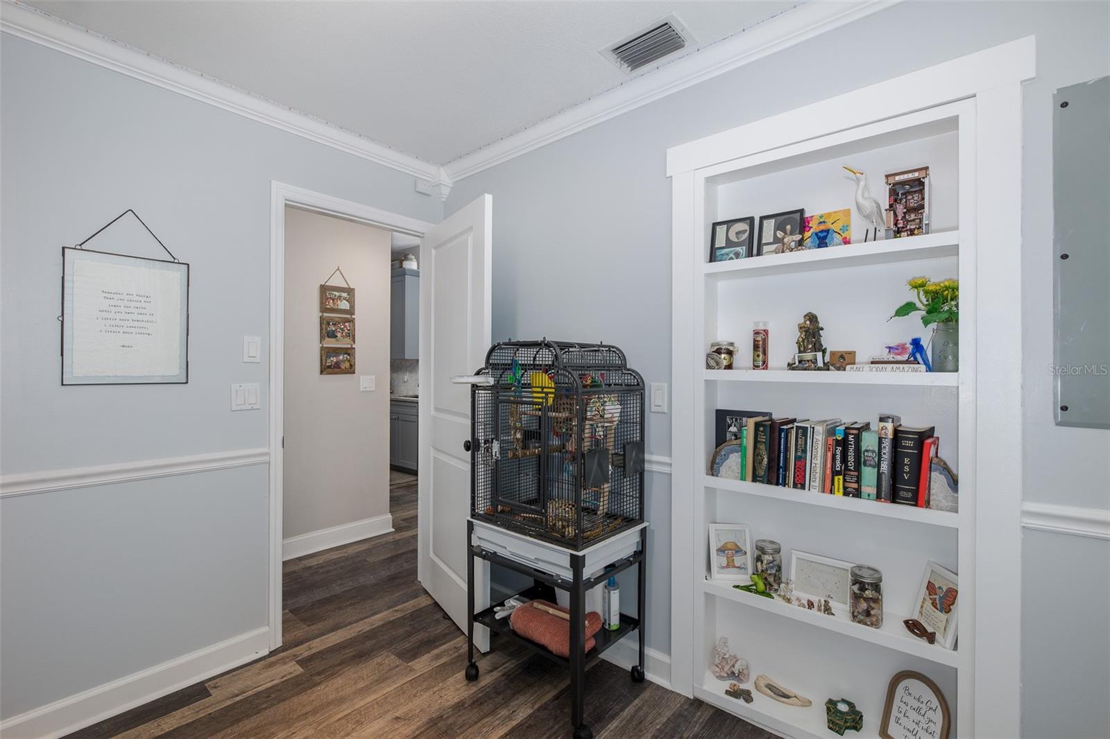 HARRY POTTER SHELF DOOR.