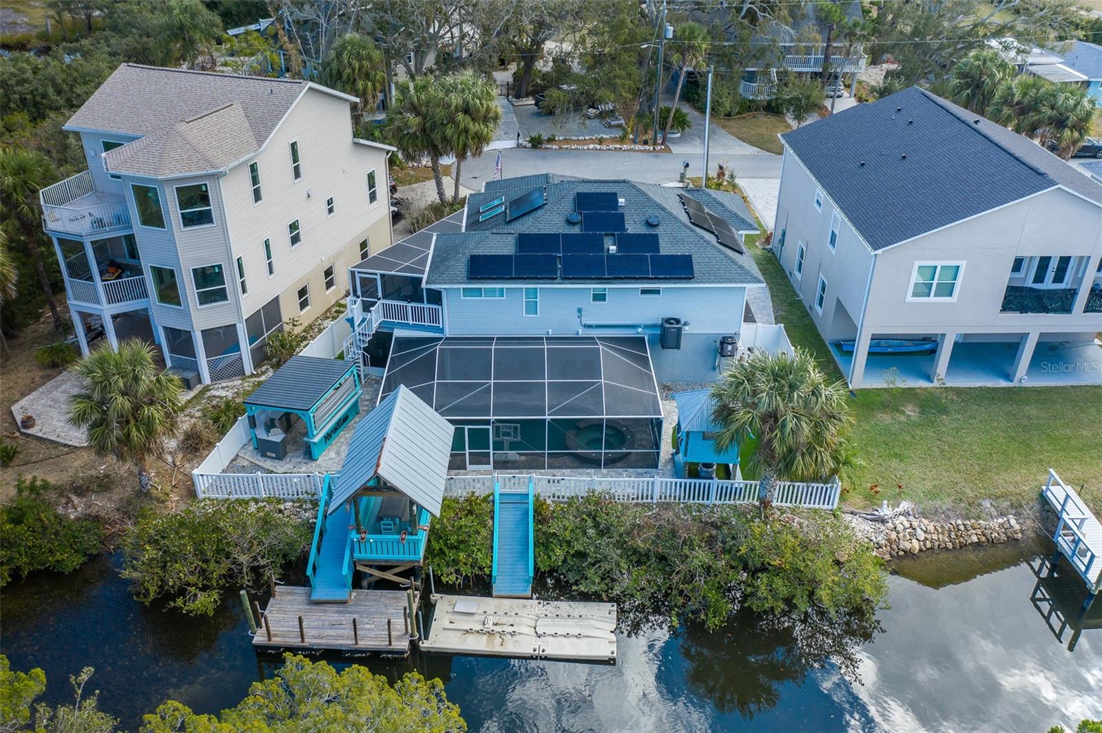 RESORT STYLE SWIMMIMNG POOL