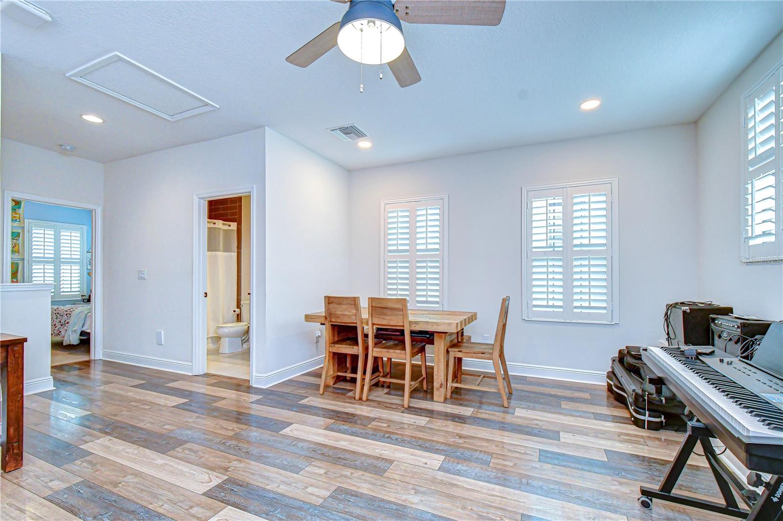 Upstairs bonus room!
