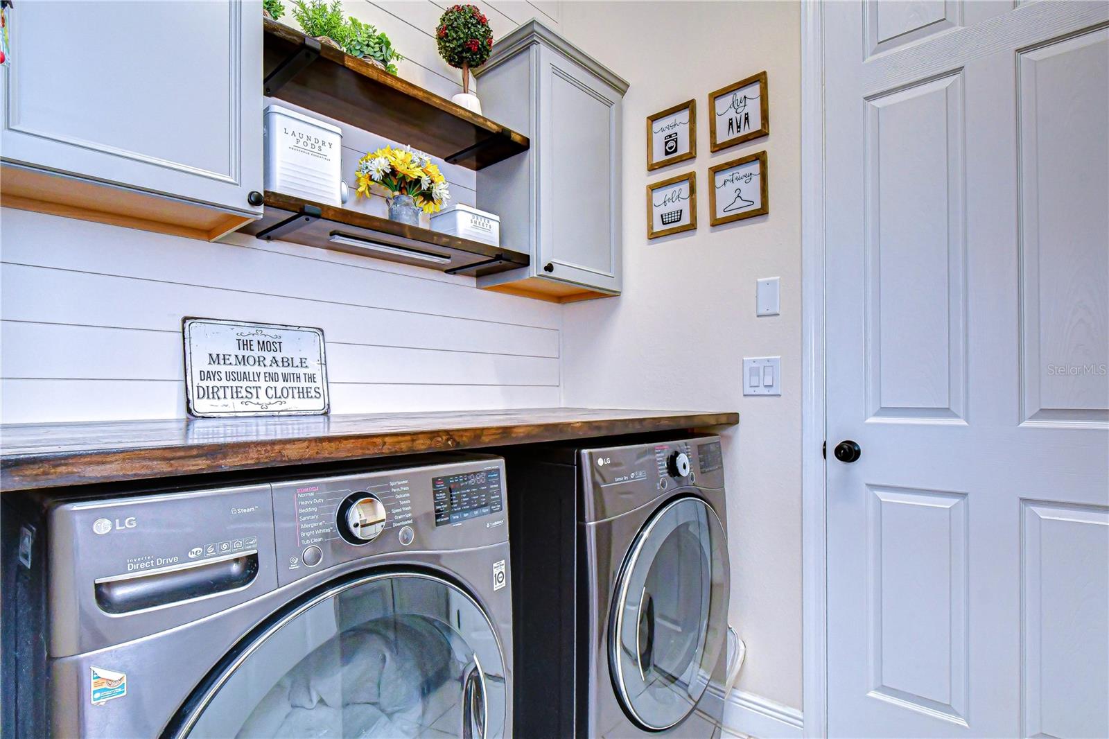 Beautiful laundry room!