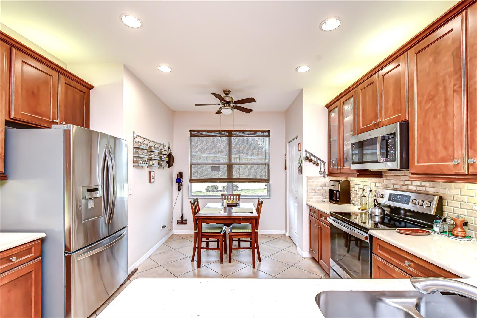 Bright breakfast nook space for everyday meals!