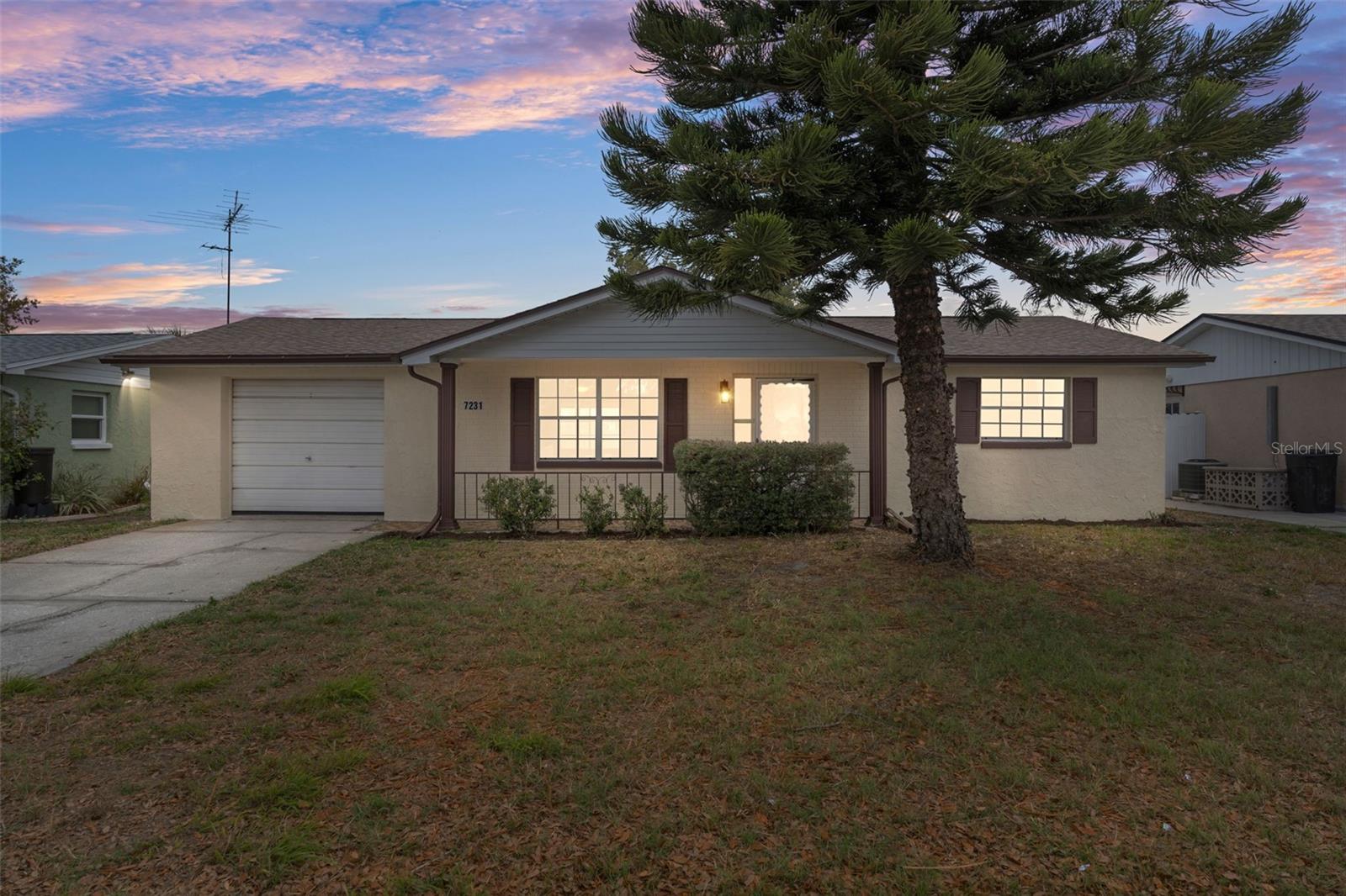 What a gorgeous twilight view of the home !!