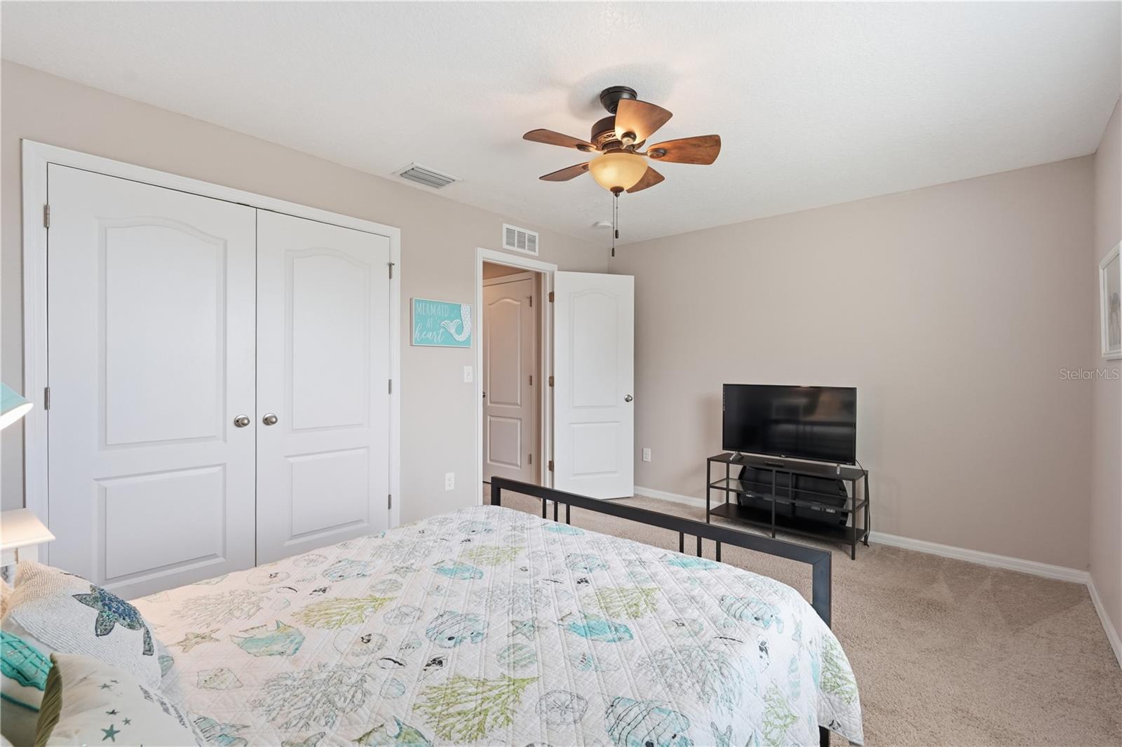 Upstairs guest bedroom