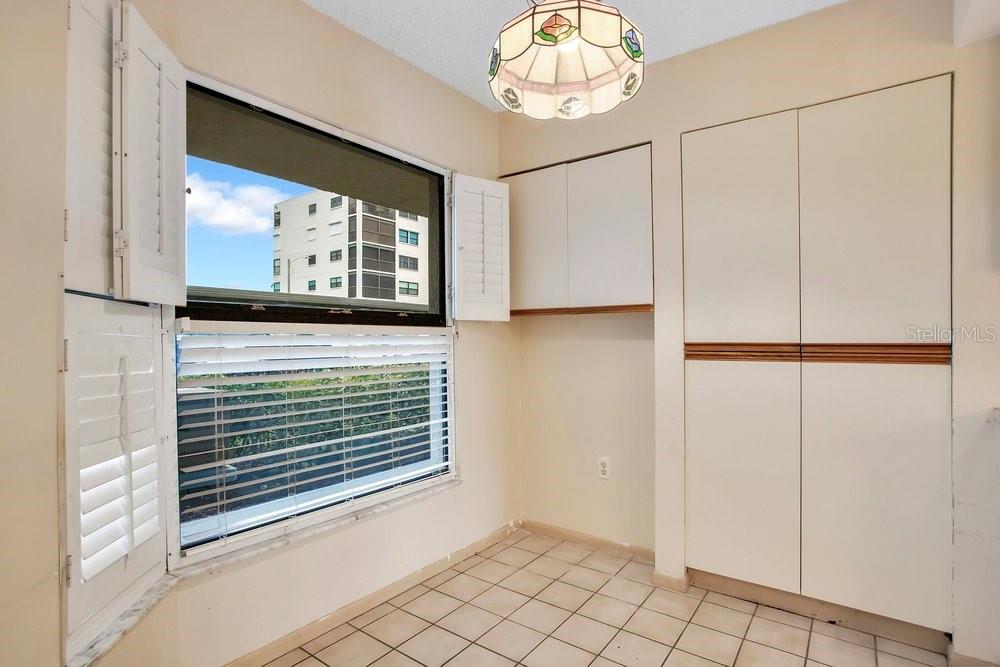 Kitchen area perfect for dinette