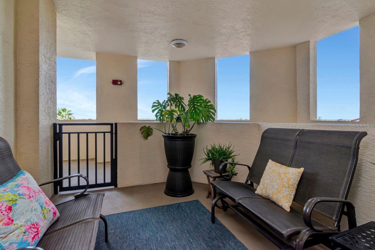 Sunrise Balcony/Porch