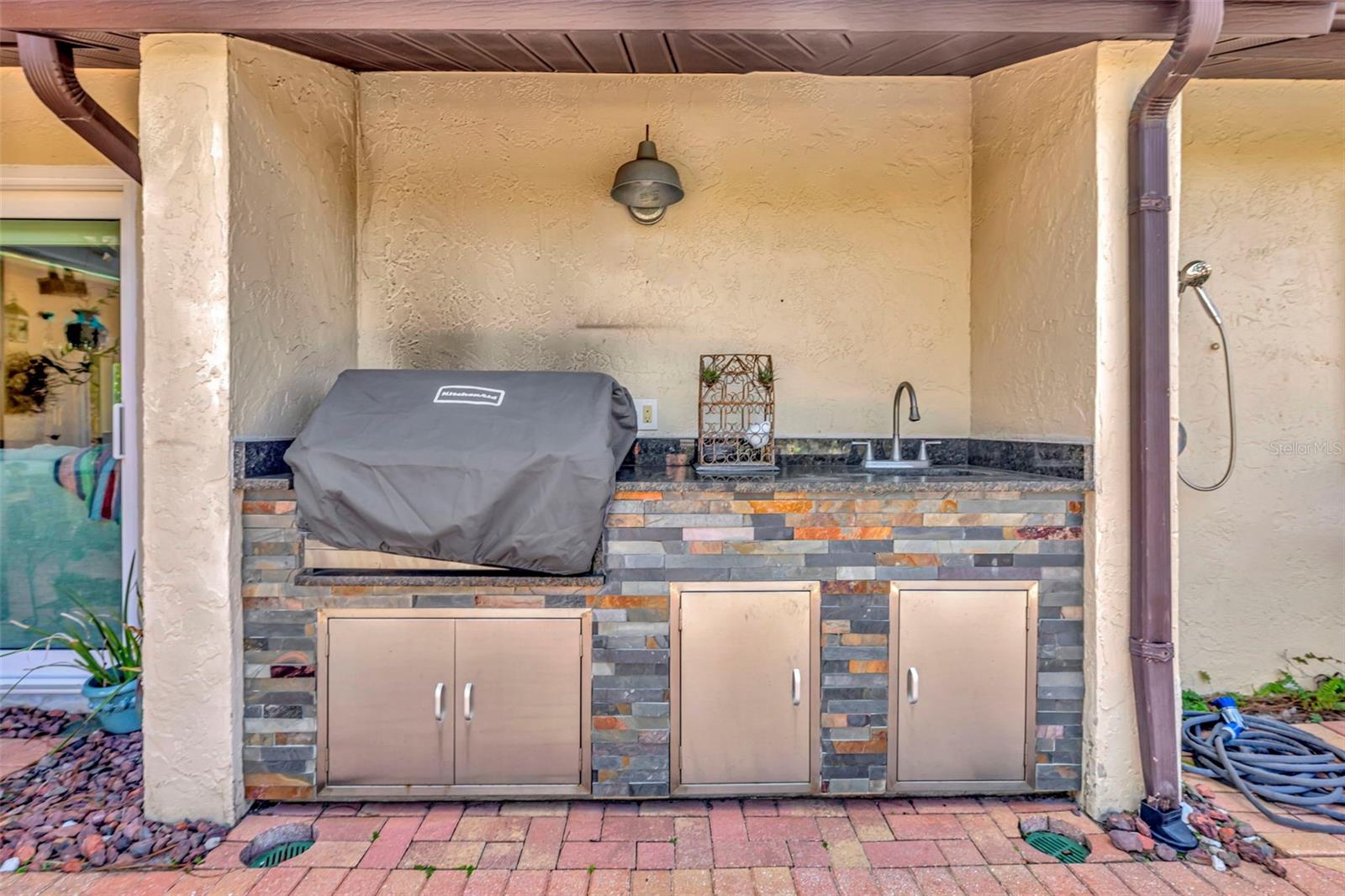 Outdoor Kitchen