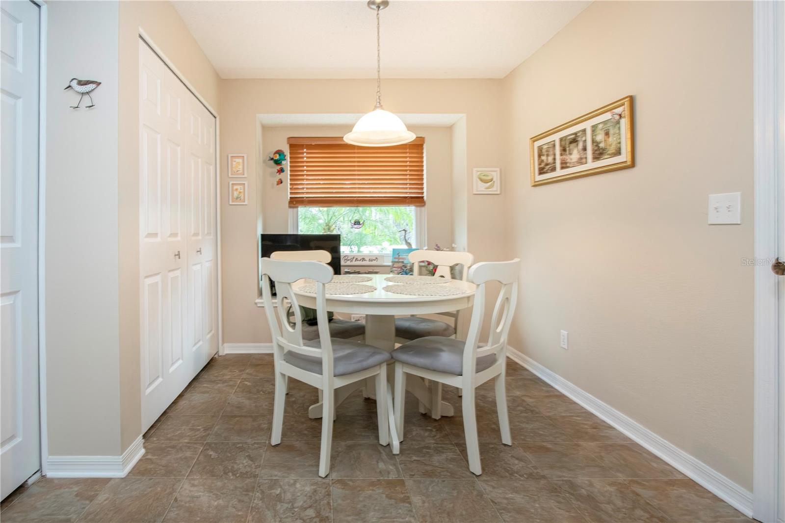 Dinette and large pantry