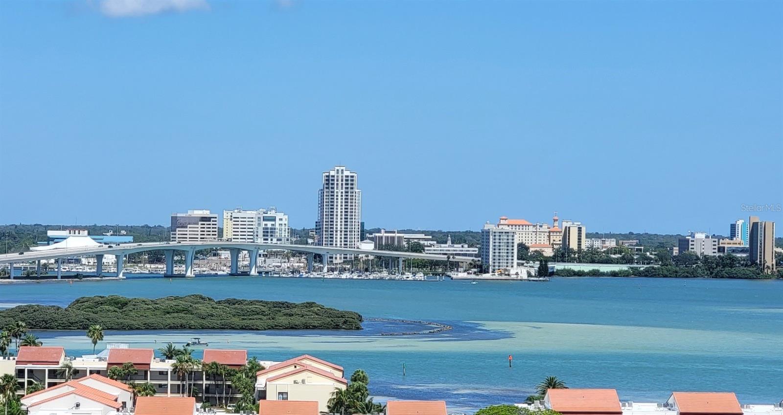 270 degree corner view back to Memorial Causeway