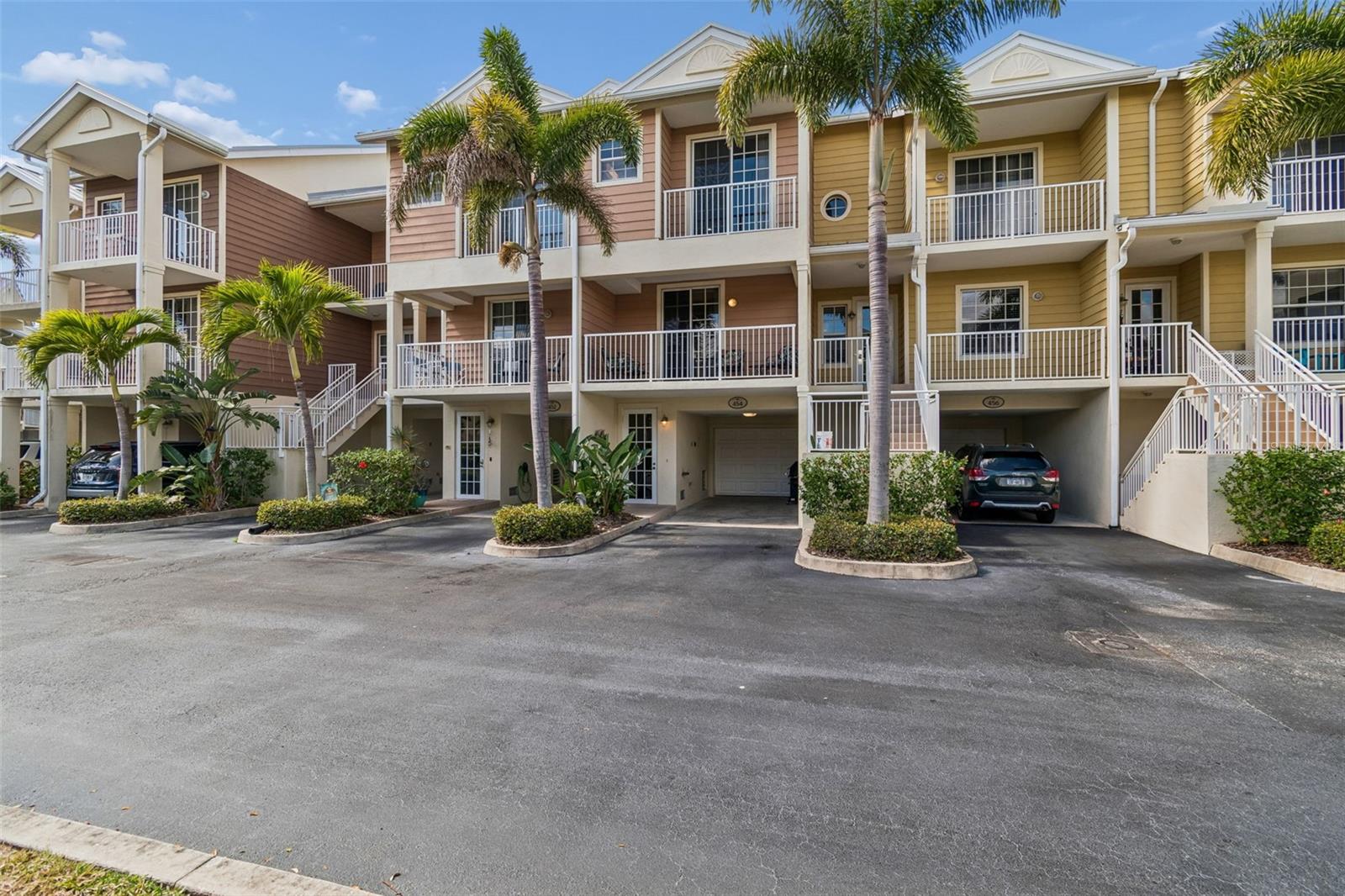 Garage and carport with extra parking for guest