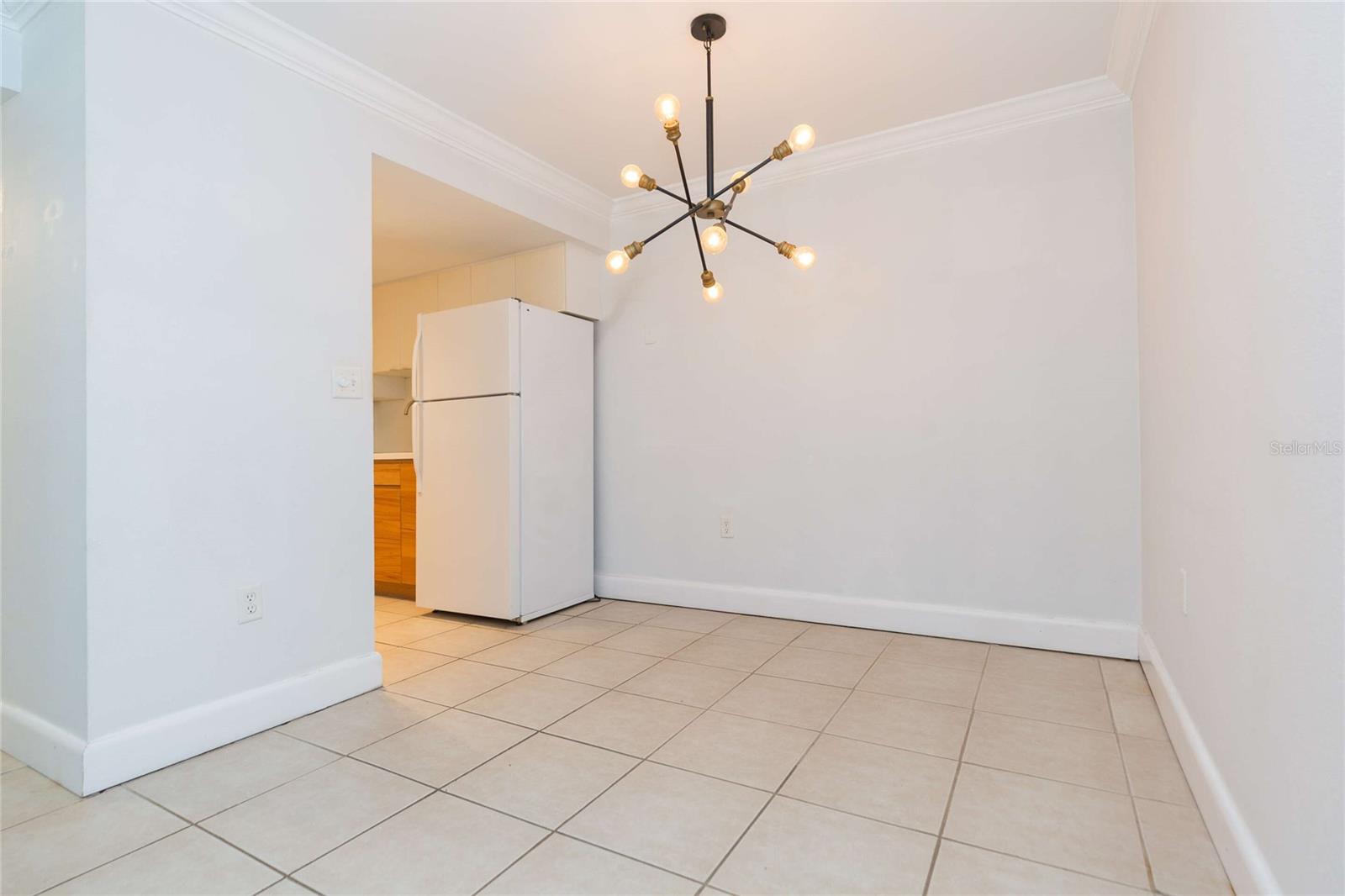 Dining Room & Kitchen