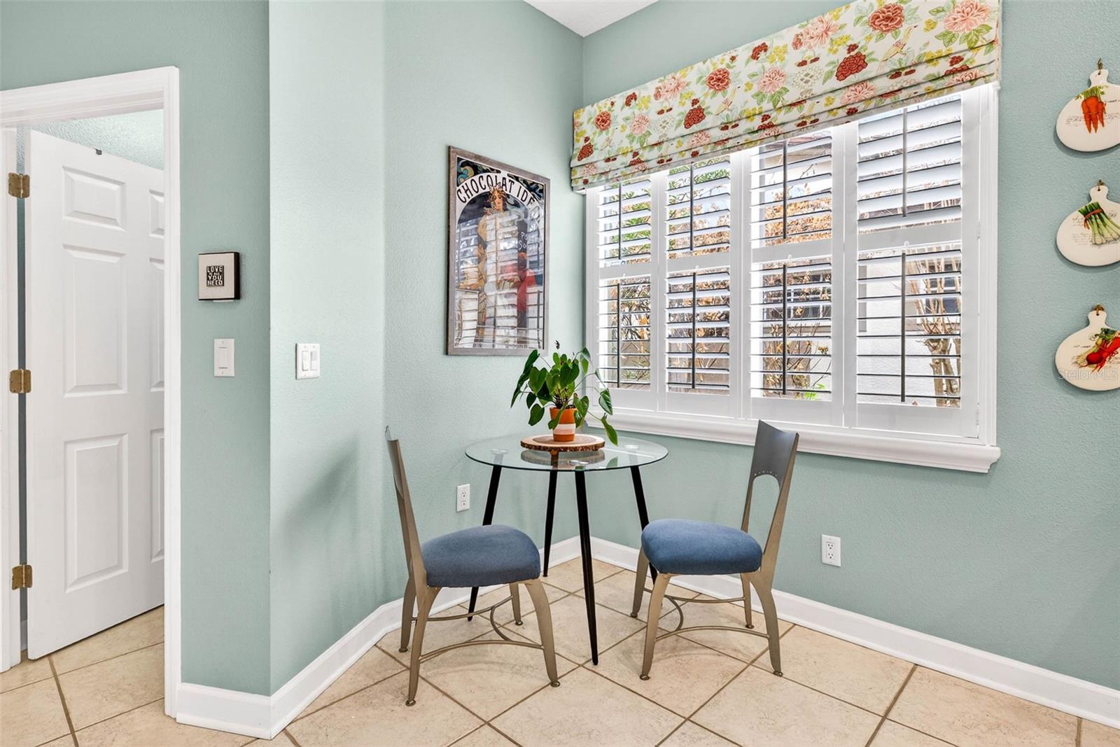 Eat In Kitchenette area