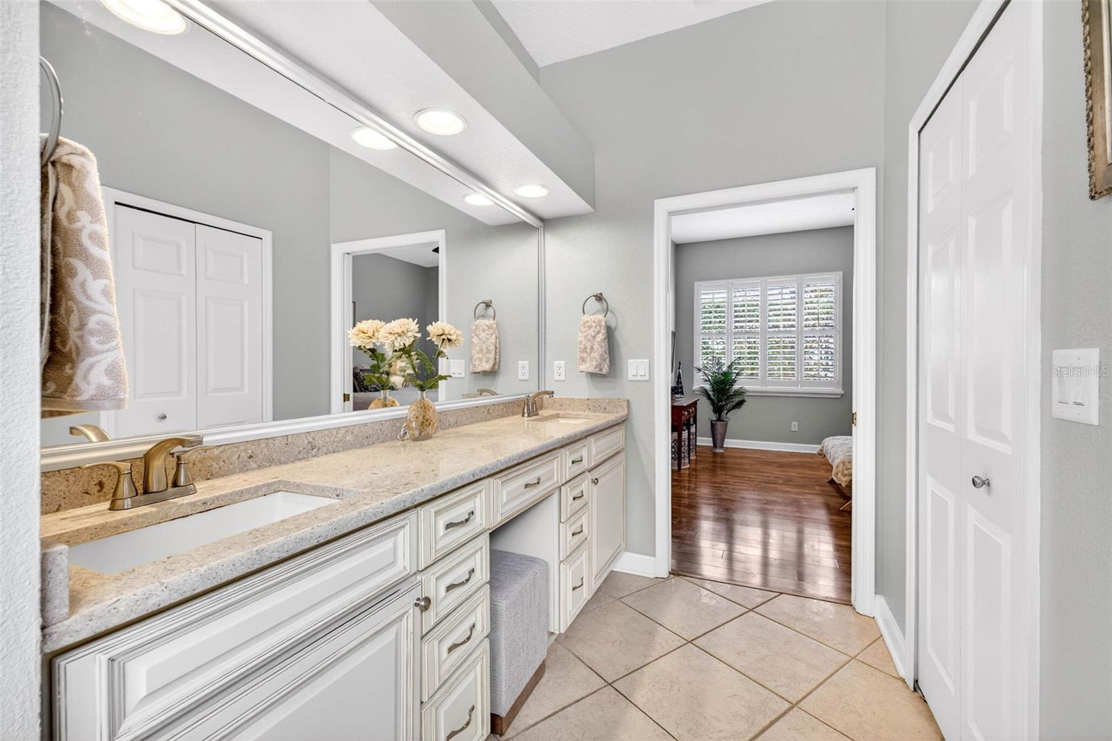 Oversized Walk In Closet