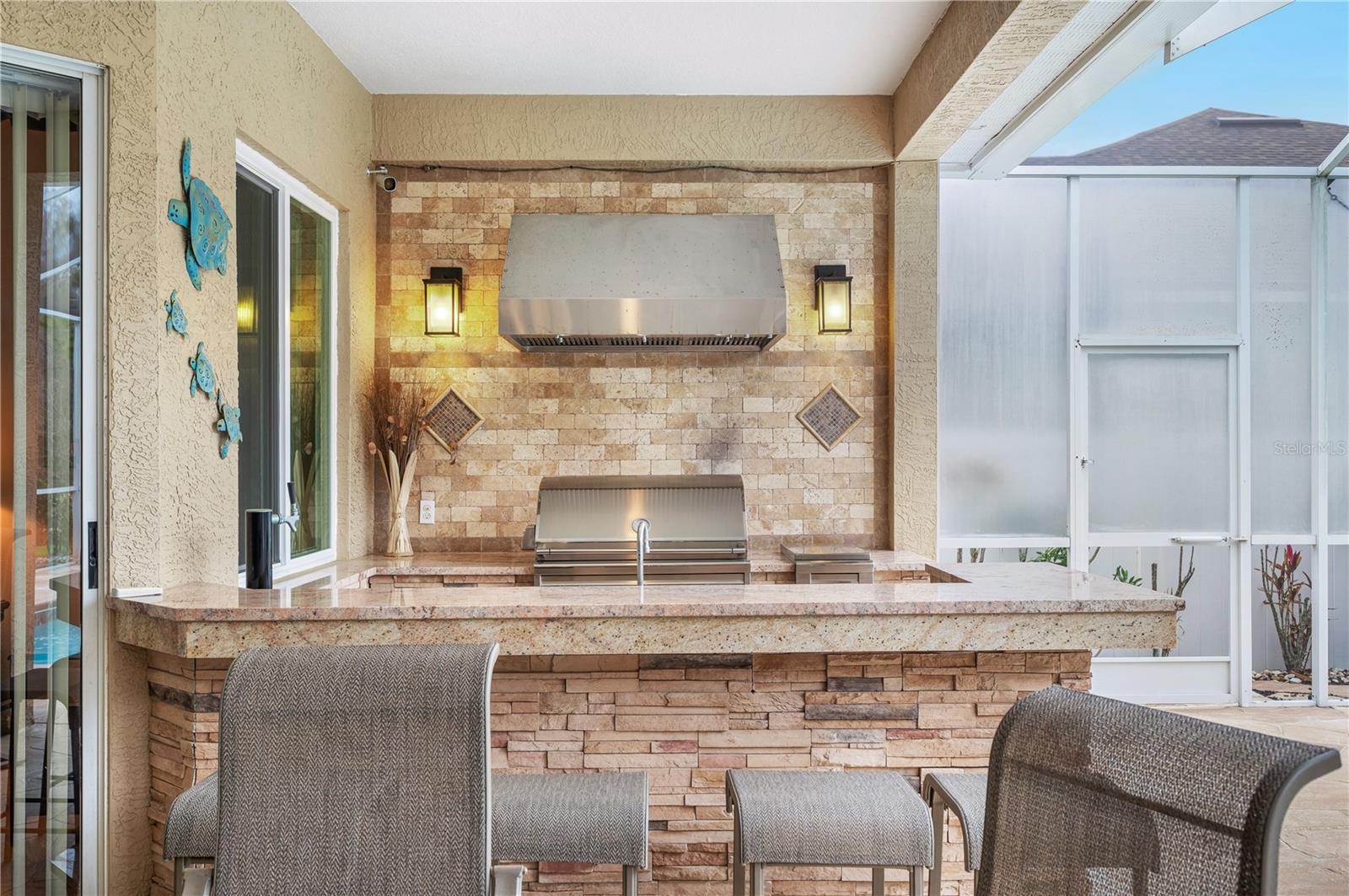 Stunning Outdoor Kitchen