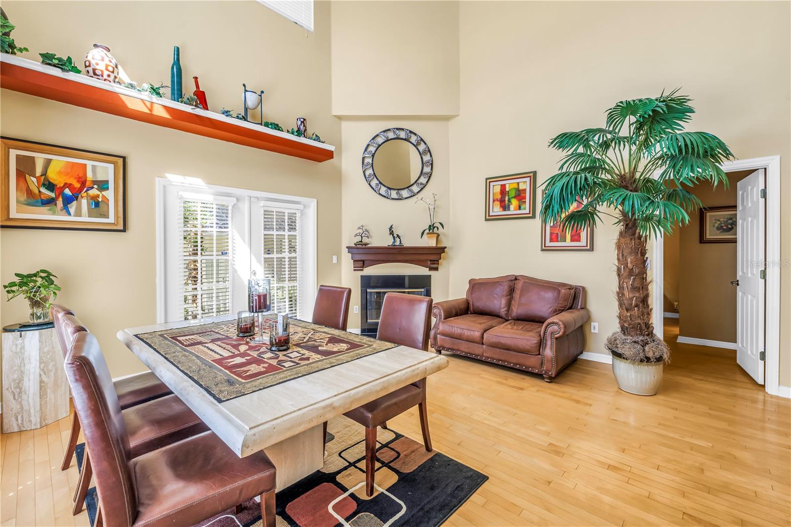 Versatile living area.