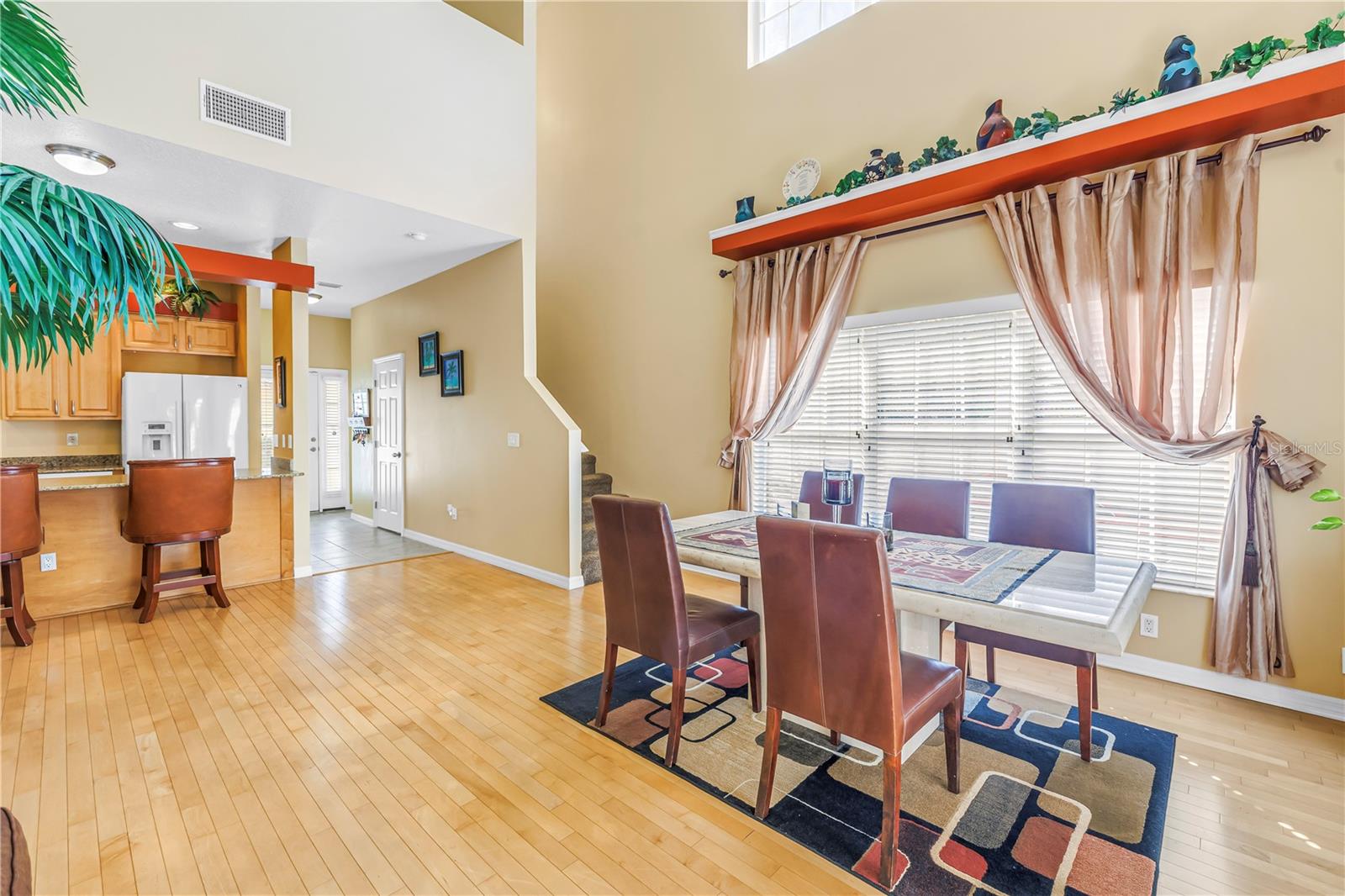 Tons of natural light.