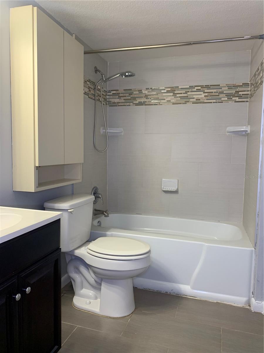 Primary Bath with Tub/Shower