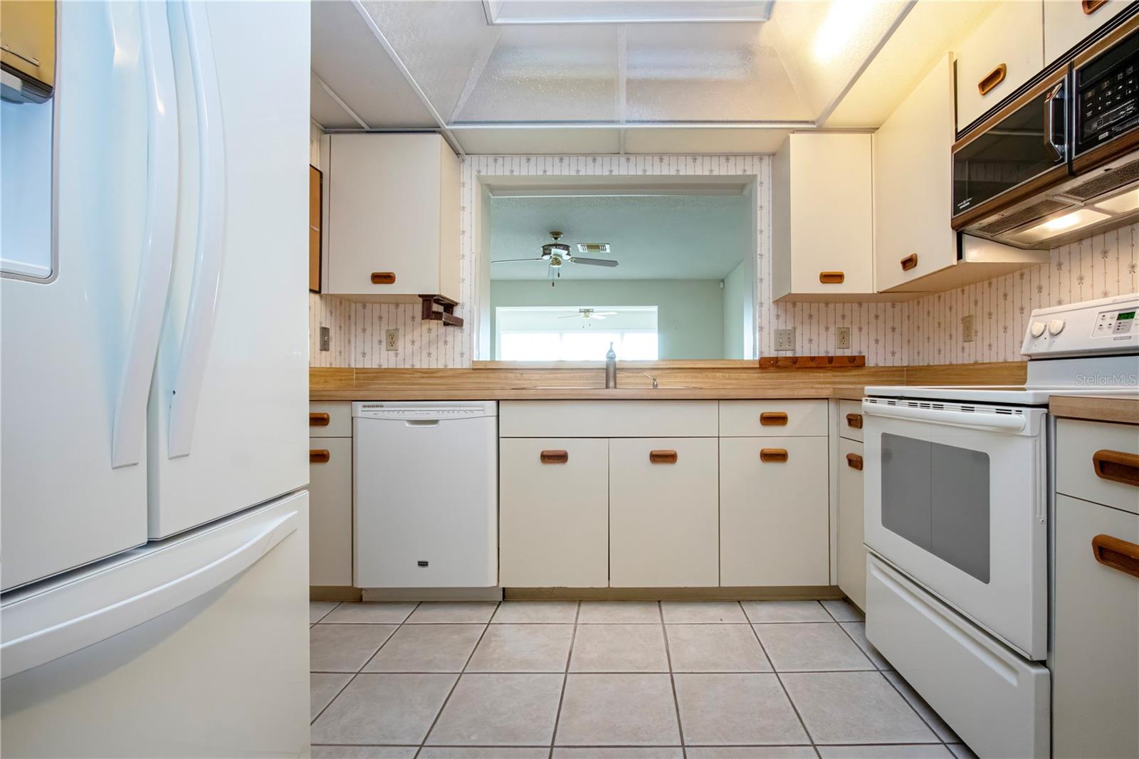 Pass thru to Family Room